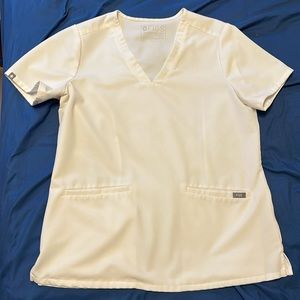 Medium Figs White Casma 3 Pocket Scrub Top